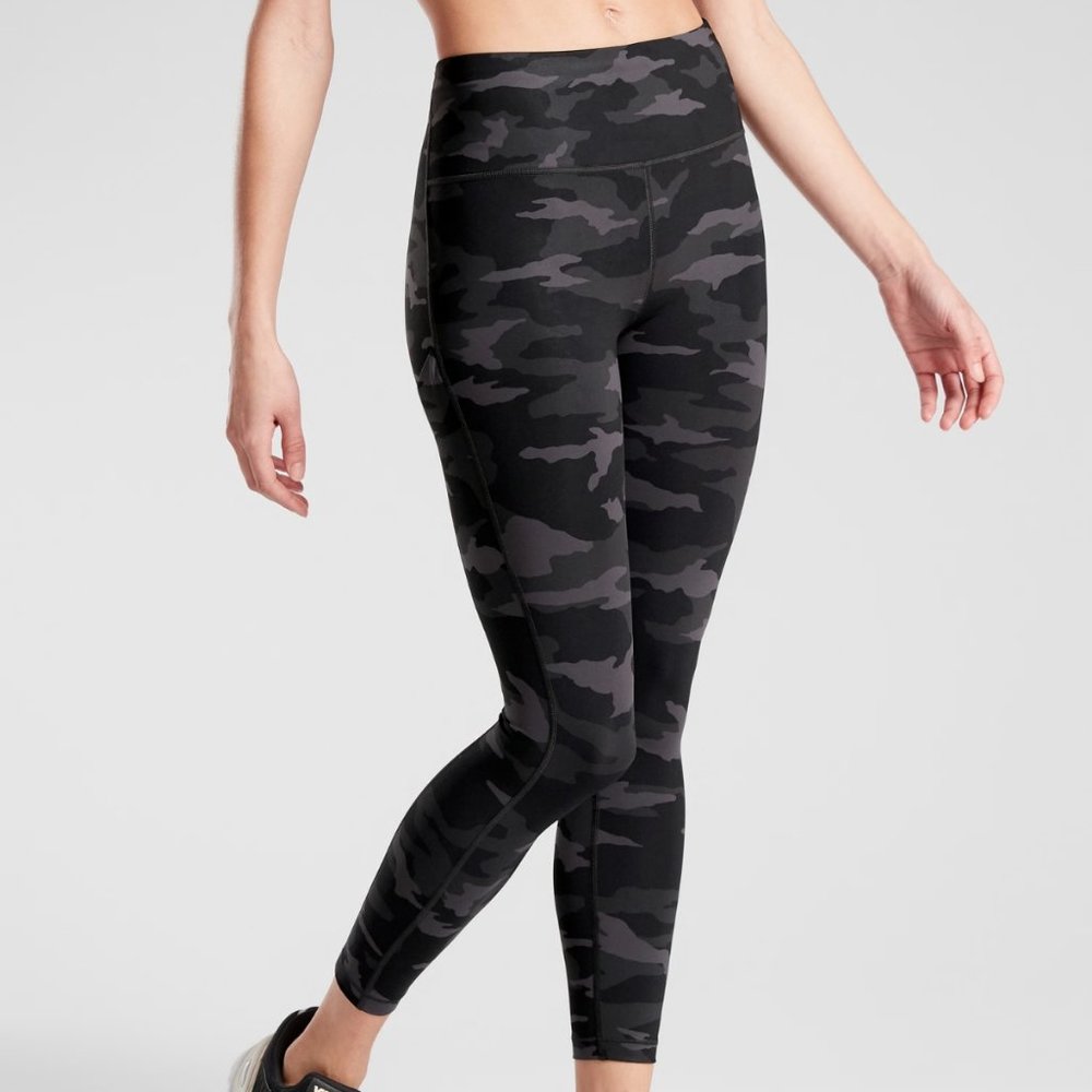Athleta Ultimate Stash Pocket Camo 7/8 Tights sz SP